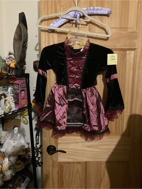 Vintage Fun World child sassy vampiress costume